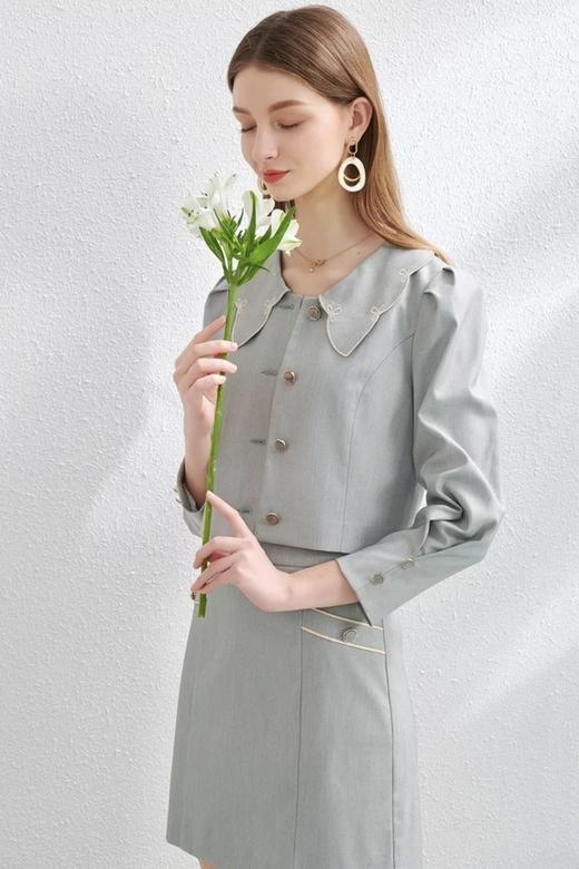 OUNIXUE/欧昵雪 娃娃翻领单排扣上衣半裙两件套装 15658 商品图3