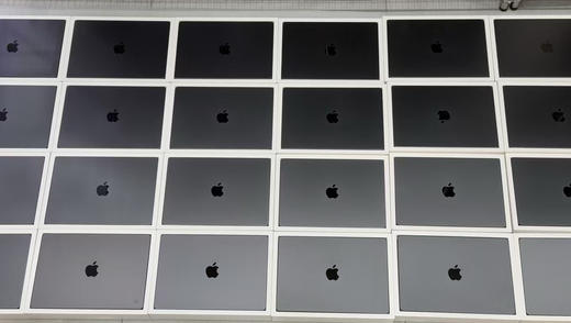 编号XH0224-2023款苹果MacBook Pro 14寸，9.8-9.9 新成色好，M3 Pro(11核中央+14核显卡)/18G内存/512G固态/3K超高清视频膜显示屏，特价仅需9299元！ 商品图0