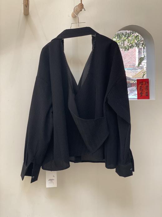 Semplicita｜Z16 露背衬衫 [ 黑条 ] 商品图3