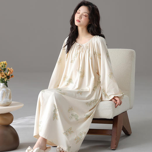 红腾 马卡龙印花家居服系列 优雅女士长袖睡裙 舒适柔软 设计长裙款 商品图1