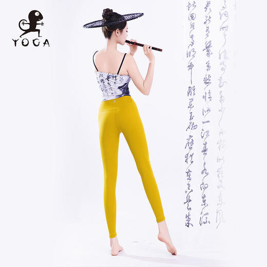 【现货秒发】壁虎瑜伽【墨染江山-上衣云感裤-黄色】美背亲肤印花两件套（可拆卸胸垫） 商品图5