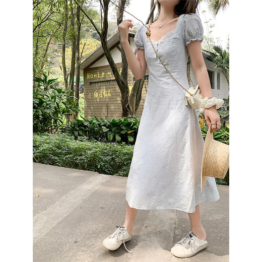 【折后再享2件88折】最后一波现货！蓝色镂空方领连衣裙 日常229.99/件 立减90 秒杀139.99/件！！ 商品图2