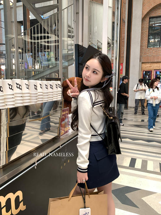 Read Nameless /海军风羊毛金扣上衣+藏青色韩版裙裤 2025/2/27 商品图8