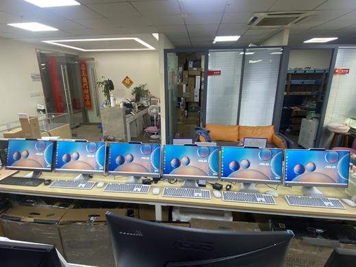 编号HS1215-华硕一体机官方样机处理，完美准新机成色，新款i3-六核处理器-1215U/16G内存/512G固态/23.8寸显示屏/华硕原装无线键盘鼠标，特价仅需2599元/台！ 商品图2