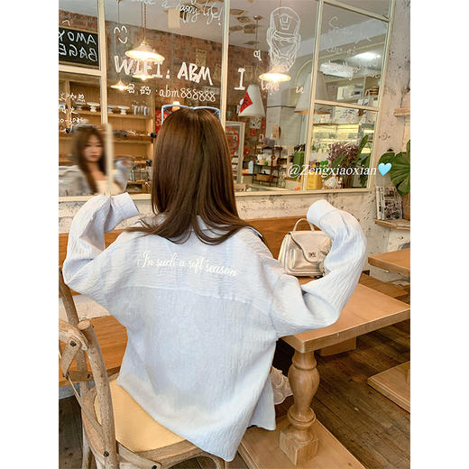 <曾小咸推荐>休闲宽松显瘦蓝色衬衫 商品图0