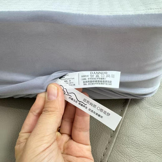 亚马逊订单售价799！正品mdnsme蝴蝶枕！
磁石按摩枕💆跨境热卖，慢回弹异型护颈枕侧睡枕单人护颈记忆枕带 商品图5