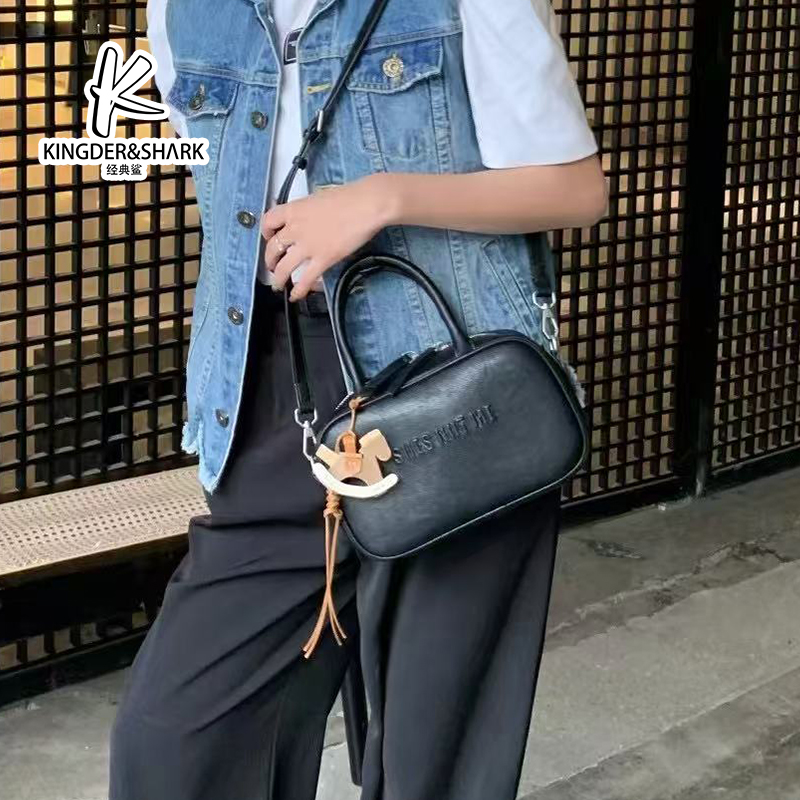 经典鲨2025年新款百搭潮流时尚洋气手提枕头包女KGB17-5110011