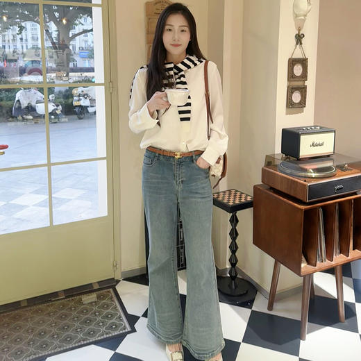 火桐hooton Timeless Elegance 中高腰微喇牛仔裤9025/8677 商品图3