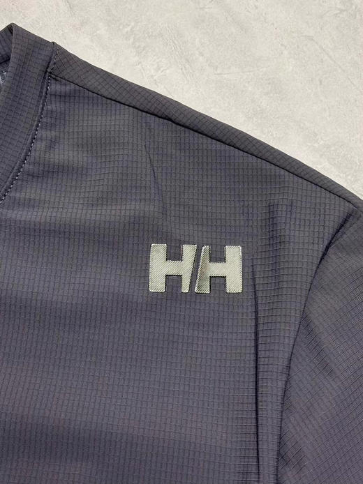 正品HELLY HANSEN/HH 25夏新男日常休闲运动防晒速干凉感弹力短袖T恤
三个色。尺码 S-XXL
H2ESSENTIAL
畅行旷野 纵览逸夏
日常运动T恤 商品图5