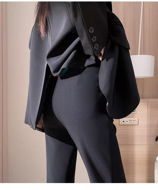 【春上新】憬J ·女神裤黑色开叉微喇叭裤16198-喜出 商品图4