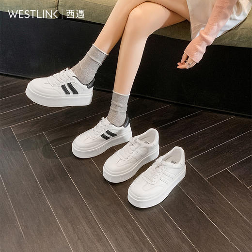 西遇厚底小白鞋女新款低帮舒适圆头软底德训鞋松糕板鞋V0356339 商品图0