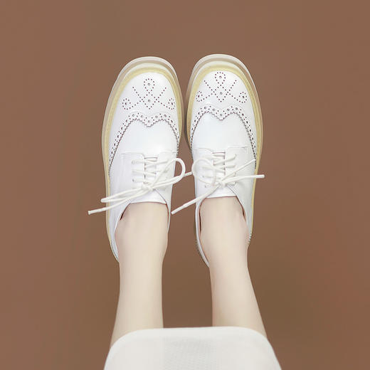 【预售5天】雕花系带坡跟厚底单鞋女春秋季牛皮高跟鞋英伦风布洛克小皮鞋ZMXY&ZM9017-A 商品图1