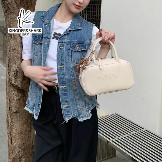 经典鲨2025年新款百搭潮流时尚洋气手提枕头包女KGB17-5110011 商品图3