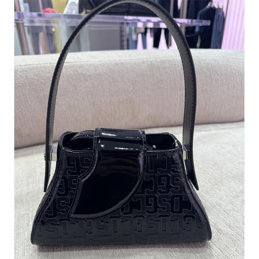 GCDS 女士金属字母徽标 Comma Notte 专利花押字单肩包 黑色 A2OW5000AC899 商品图1