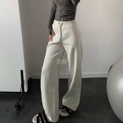 【Lu家同款春秋款高腰垂感窄版美式阔腿裤】一眼沦陷!众多休闲裤里一眼就爱住的款! 微胖姐妹必入 柜货品质 面料质感一级棒!垂顺!3D立体剪裁十明线设计十挺括有型!!实力遮肉，上身更立体!! 商品图0