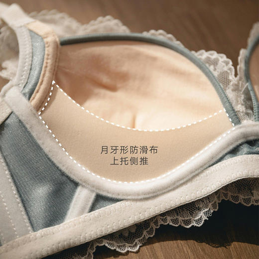 2025新款性感纯欲风蕾丝内衣套装学生专用爆款舒适无钢圈女小胸中厚侧收聚拢文胸罩 商品图3
