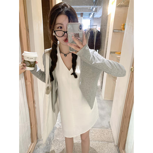 <曾小咸推荐>韩系氛围感白色V领无袖连衣裙 商品图1