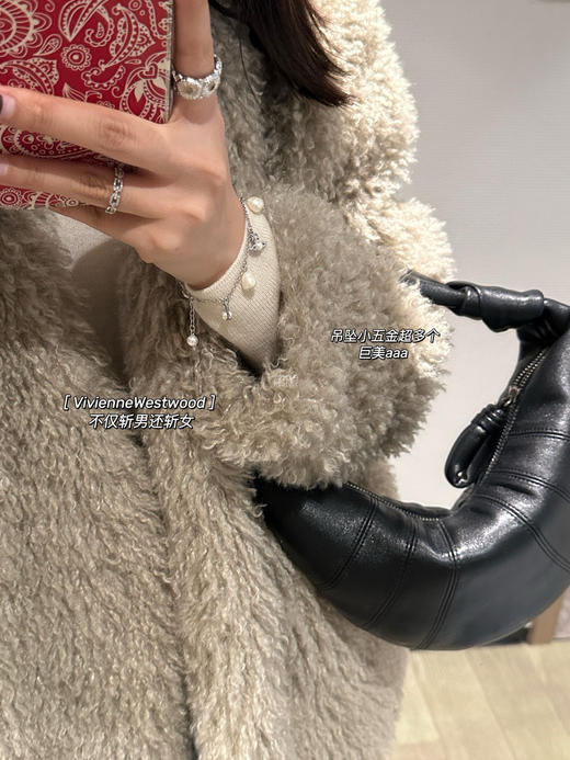 【西太后Vivienne Westwoo*d EMILIANA巴洛克土星珍珠手链】春天马上来临各种饰品手链真的是刚需的存在!!约会度假可用 通勤日常佩戴也是非常好看又有质感又很嗲 商品图3