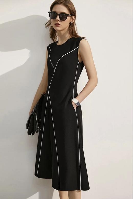 AMII/艾米 极简通勤简约线条连衣裙 15749 商品图1