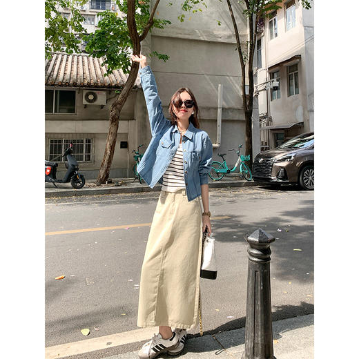 <曾小咸推荐>韩版百搭短款浅蓝宽松牛仔衬衫 商品图3