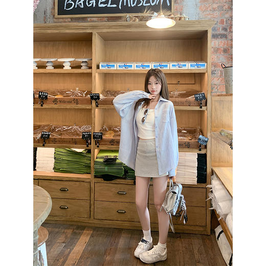 <曾小咸推荐>休闲宽松显瘦蓝色衬衫 商品图4