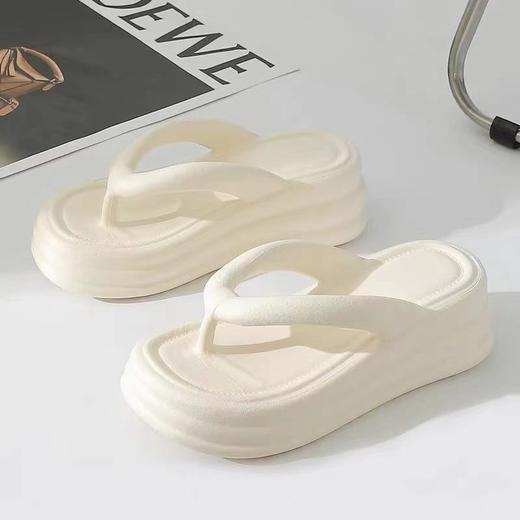 【一体成型！超厚底人字拖】女夏季时尚软底增高防滑防臭沙滩凉拖鞋女外穿踩屎感。ry 商品图4