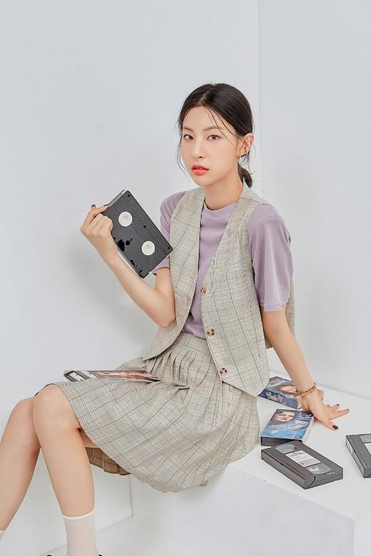 韩都衣舍/Handu Group 气质格子马甲百褶半裙套装 15668 商品图4