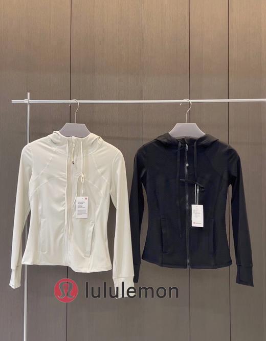 点此购买 lulu露露柠檬Define女士运动连帽夹克瑜伽服上衣防晒外套 mmm 310272 商品图0