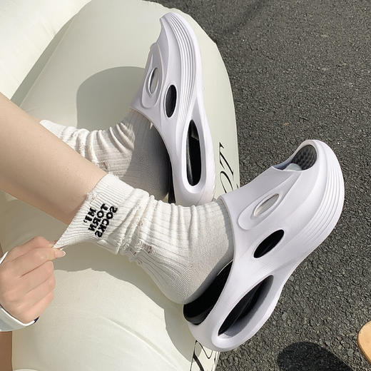 春夏新品【舒适休闲防滑鞋】厚底气垫般脚感 情侣款男女纯色室内外穿厚底凉拖鞋  商品图2