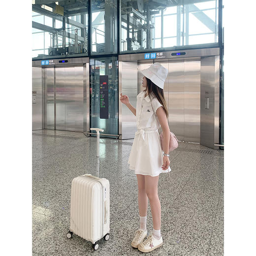 <曾小咸推荐>3.24现货秒杀 ！微信超特价！法式收腰绑带翻领连衣裙 日常169.99 立减80 秒杀89.99！！ 商品图1