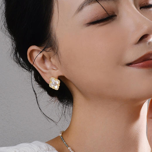 Manreya玛芮雅“魅影”淡水珍珠耳夹 商品图3