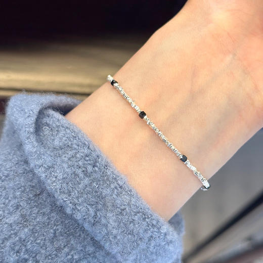 925纯银黑玛瑙碎银子手链 商品图0