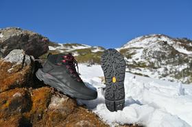 【梅里北坡大雪实测！】V家黄金大底+EVENT防水透气！队员表示顶呱呱！