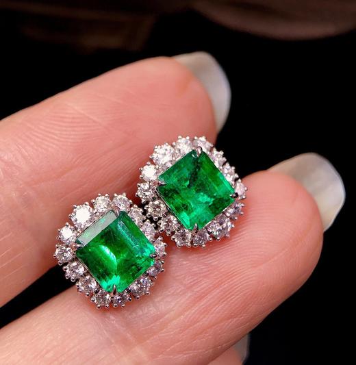 2.66ct刻面祖母绿耳钉 商品图1