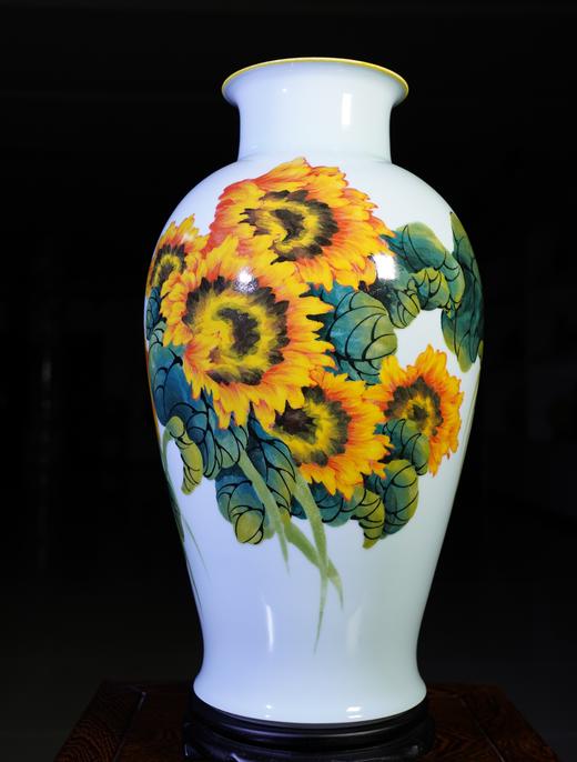 釉下五彩向阳而生赏瓶 商品图0