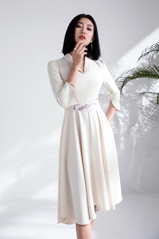 Le Malene 国风刺绣小翻领收腰大A摆连衣裙 15782 商品图6