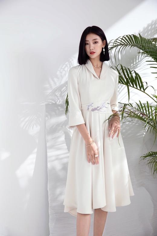 Le Malene 国风刺绣小翻领收腰大A摆连衣裙 15782 商品图4