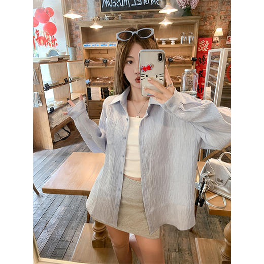 <曾小咸推荐>休闲宽松显瘦蓝色衬衫 商品图3