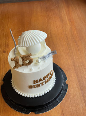 贝壳纪念日蛋糕