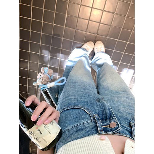 <曾小咸推荐>休闲百搭高腰显瘦弯刀牛仔裤 商品图3