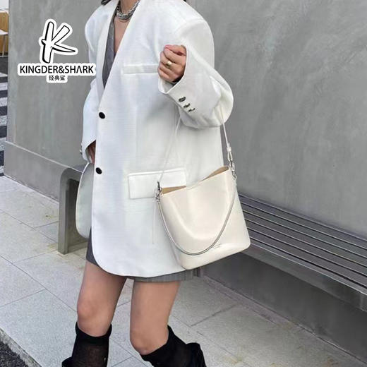 经典鲨2025年新款百搭纯色简约单肩斜挎水桶包女士KGB05-5186571 商品图0
