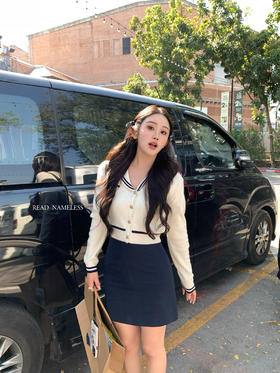 Read Nameless /海军风羊毛金扣上衣+藏青色韩版裙裤 2025/2/27