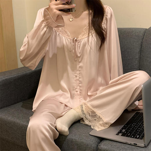 【超丝滑，V领蕾丝花边睡衣】法式宫廷风早秋新款缎面，甜美花边点缀，宽松版型不挑身材，亲肤透气冰雪丝长袖长裤甜美家居QQ 商品图2