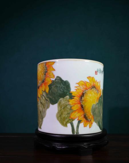 釉下五彩向阳花开笔筒 商品图0