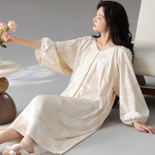 红腾 马卡龙印花家居服系列 优雅女士长袖睡裙 舒适柔软 设计长裙款 商品图3