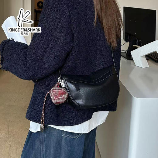 经典鲨2025年新品潮流时尚单肩斜挎饺子包女KGB53-5197581 商品图2