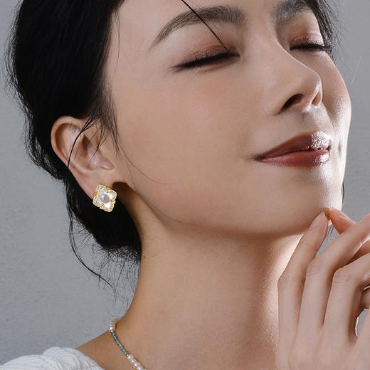 Manreya玛芮雅“魅影”淡水珍珠耳夹 商品图4
