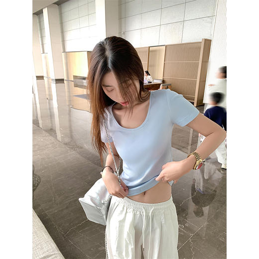 <曾小咸推荐>基础百搭4色圆领短款修身短袖T恤 商品图2