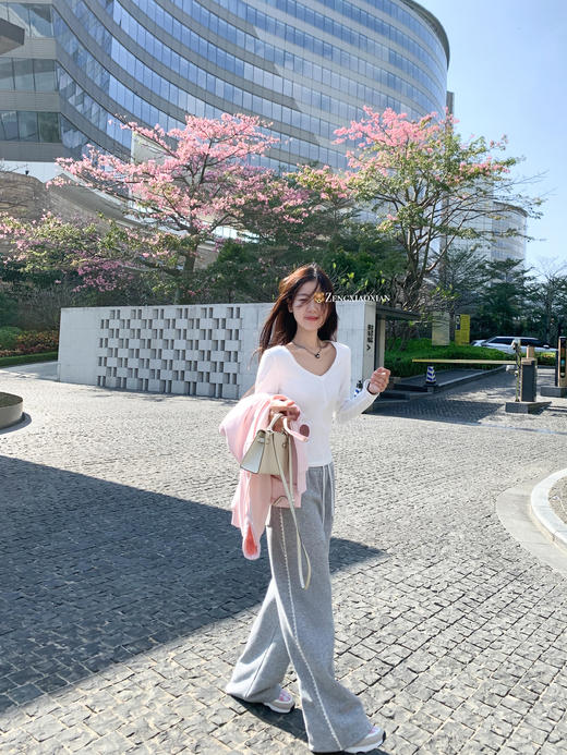 <曾小咸推荐>2色双层卷边V领T恤 日常99.99/件 立减60 秒杀39.99/件！！ 商品图9