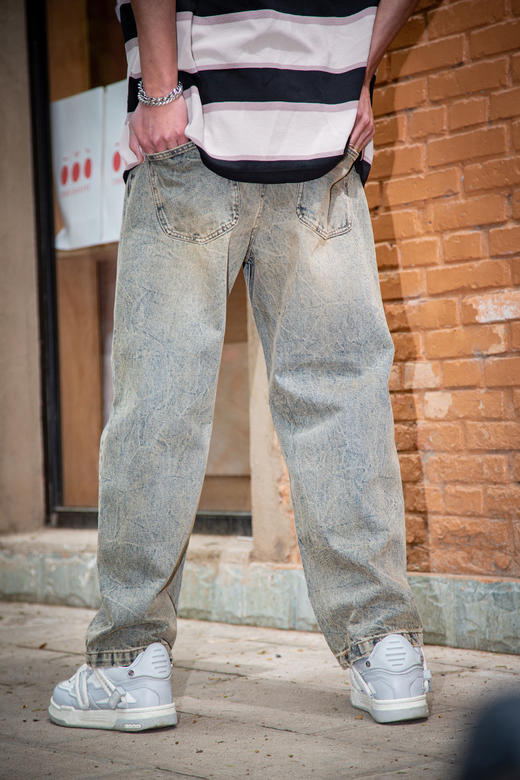 W419631624经典复古直筒牛仔裤 商品图1